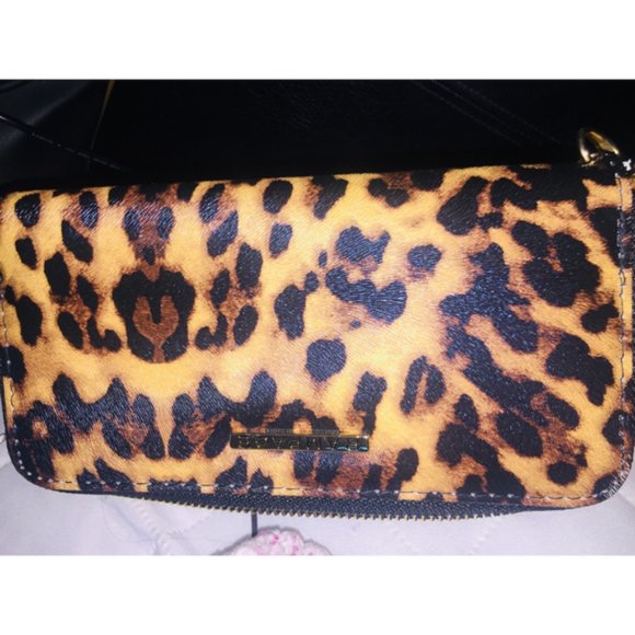 Leopard Print Wallet - Picture 2 of 4